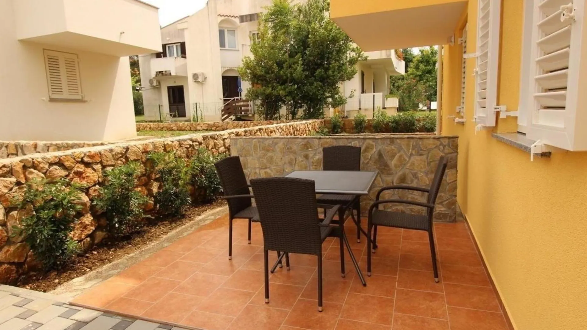 Apartment Wohnung In Baska Mit Grill Und Gemeinsamem Pool